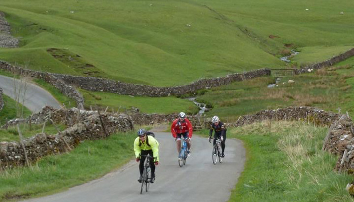 Cycling the Way of the Roses